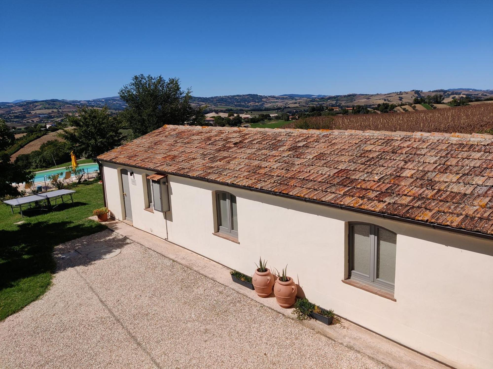 Rustico Del Bozzo Guest House Castelleone di Suasa Екстериор снимка