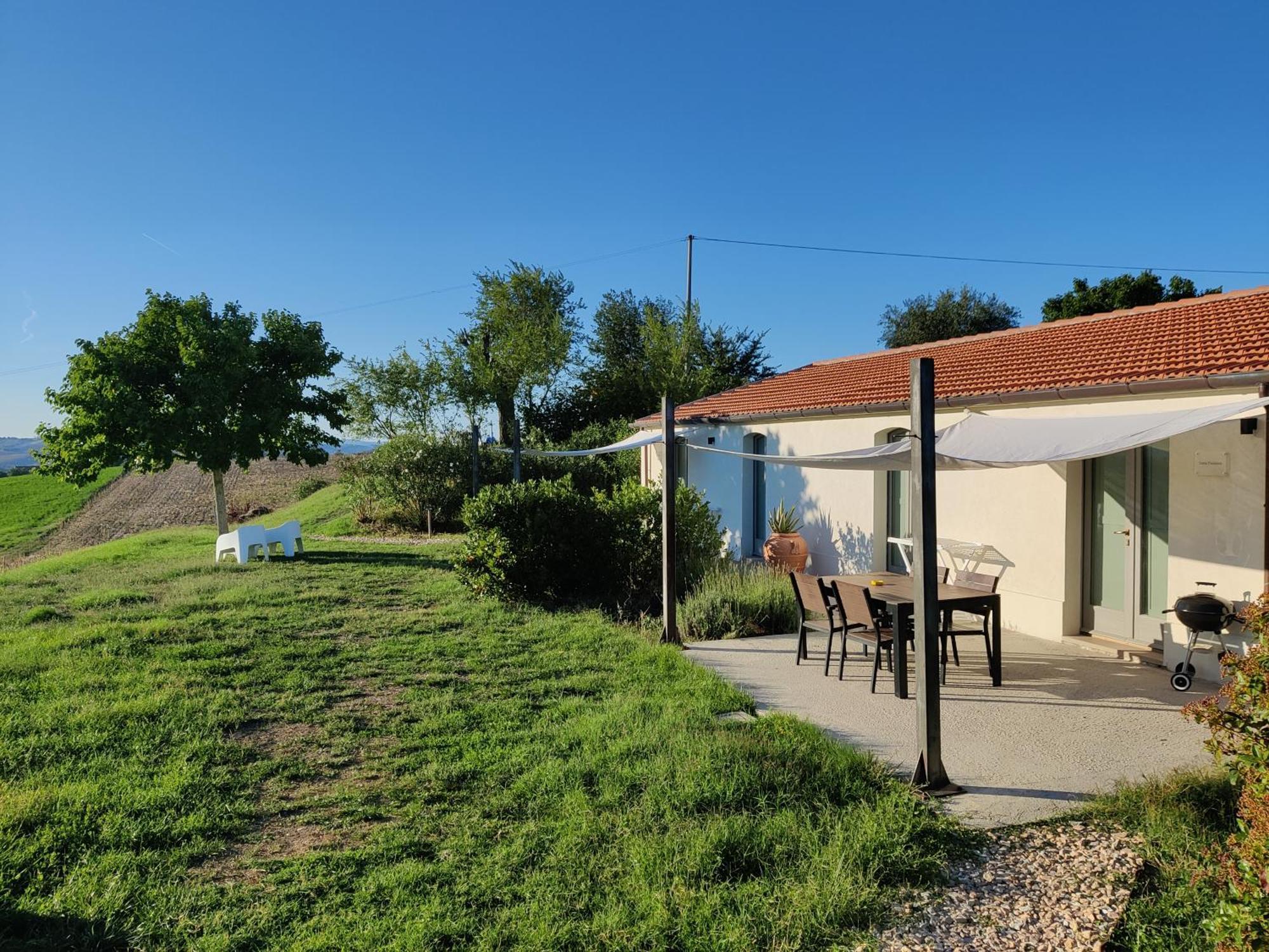 Rustico Del Bozzo Guest House Castelleone di Suasa Екстериор снимка