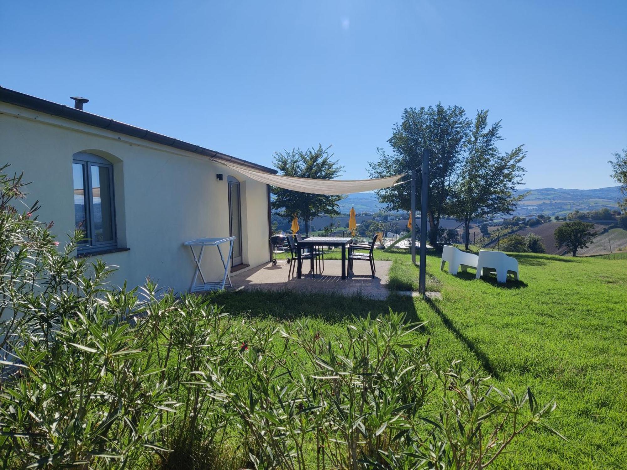 Rustico Del Bozzo Guest House Castelleone di Suasa Екстериор снимка