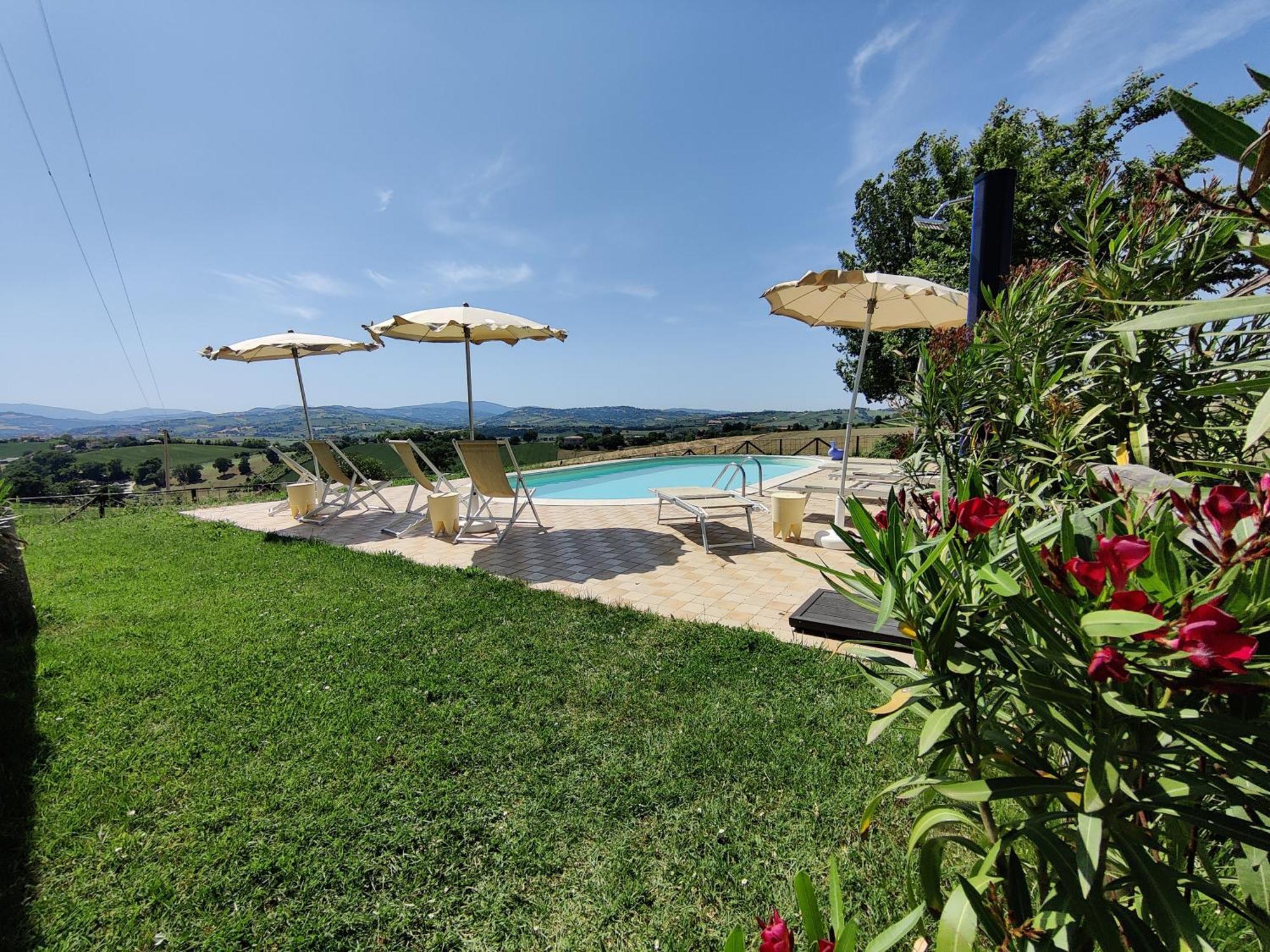 Rustico Del Bozzo Guest House Castelleone di Suasa Екстериор снимка