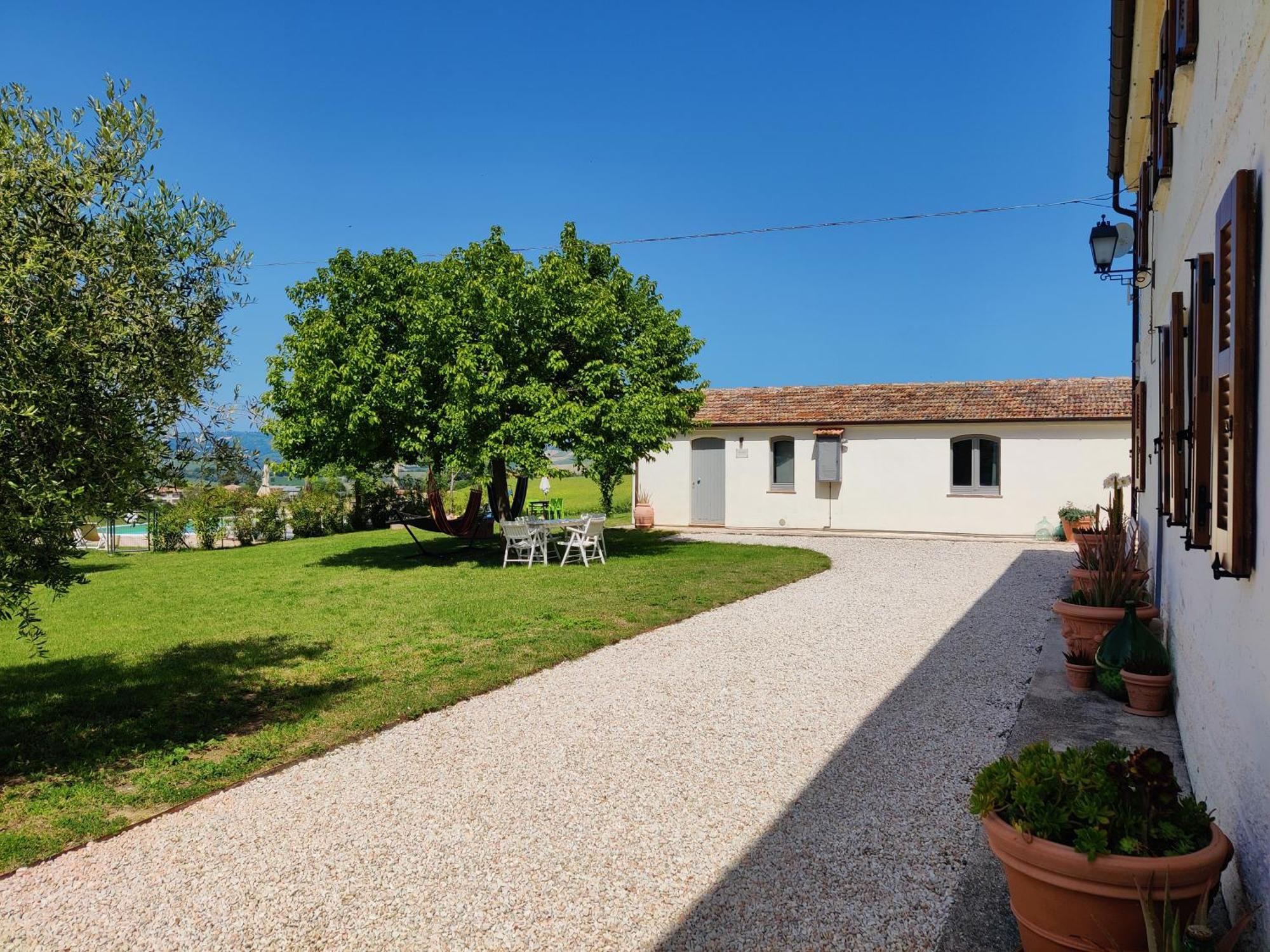 Rustico Del Bozzo Guest House Castelleone di Suasa Екстериор снимка