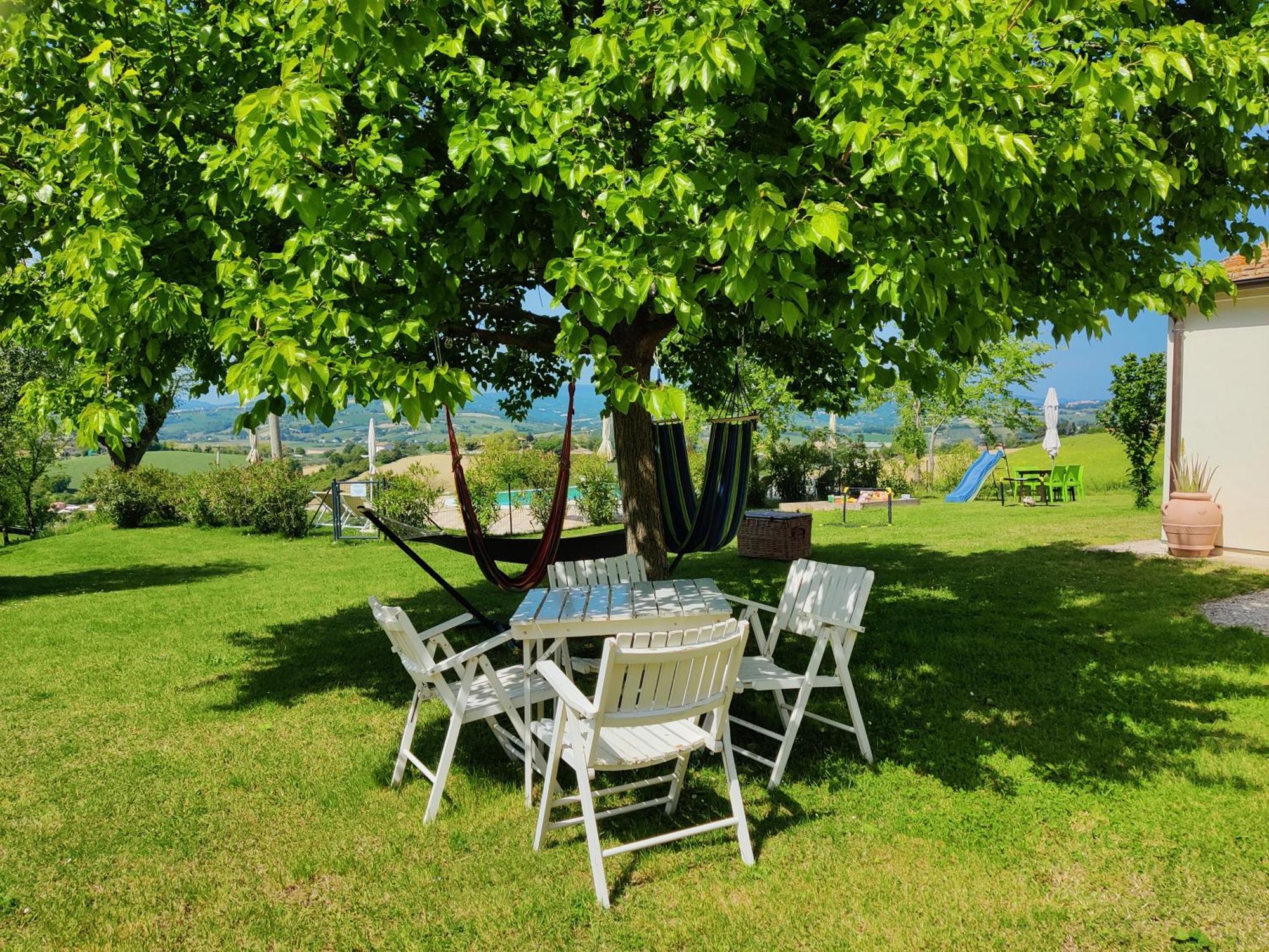 Rustico Del Bozzo Guest House Castelleone di Suasa Екстериор снимка