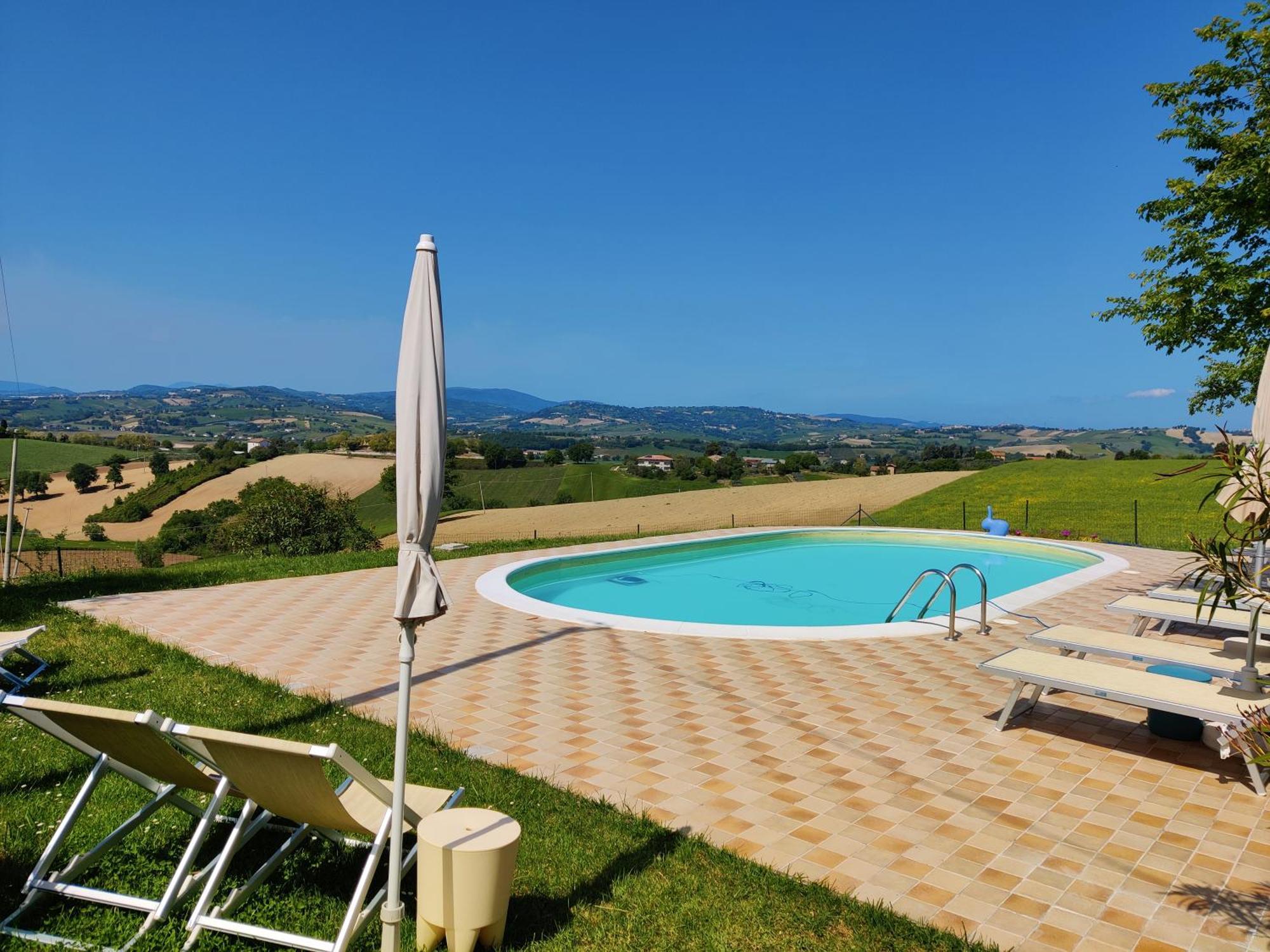 Rustico Del Bozzo Guest House Castelleone di Suasa Екстериор снимка