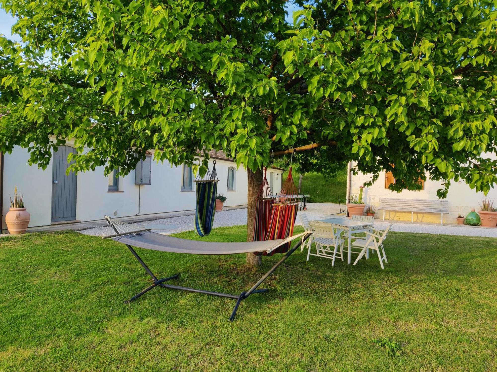 Rustico Del Bozzo Guest House Castelleone di Suasa Екстериор снимка