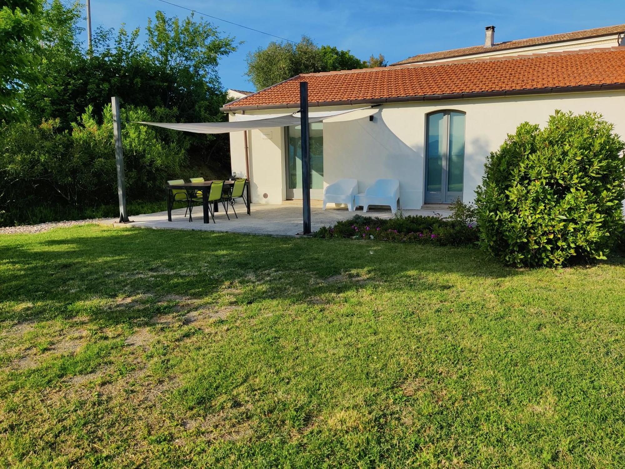 Rustico Del Bozzo Guest House Castelleone di Suasa Екстериор снимка