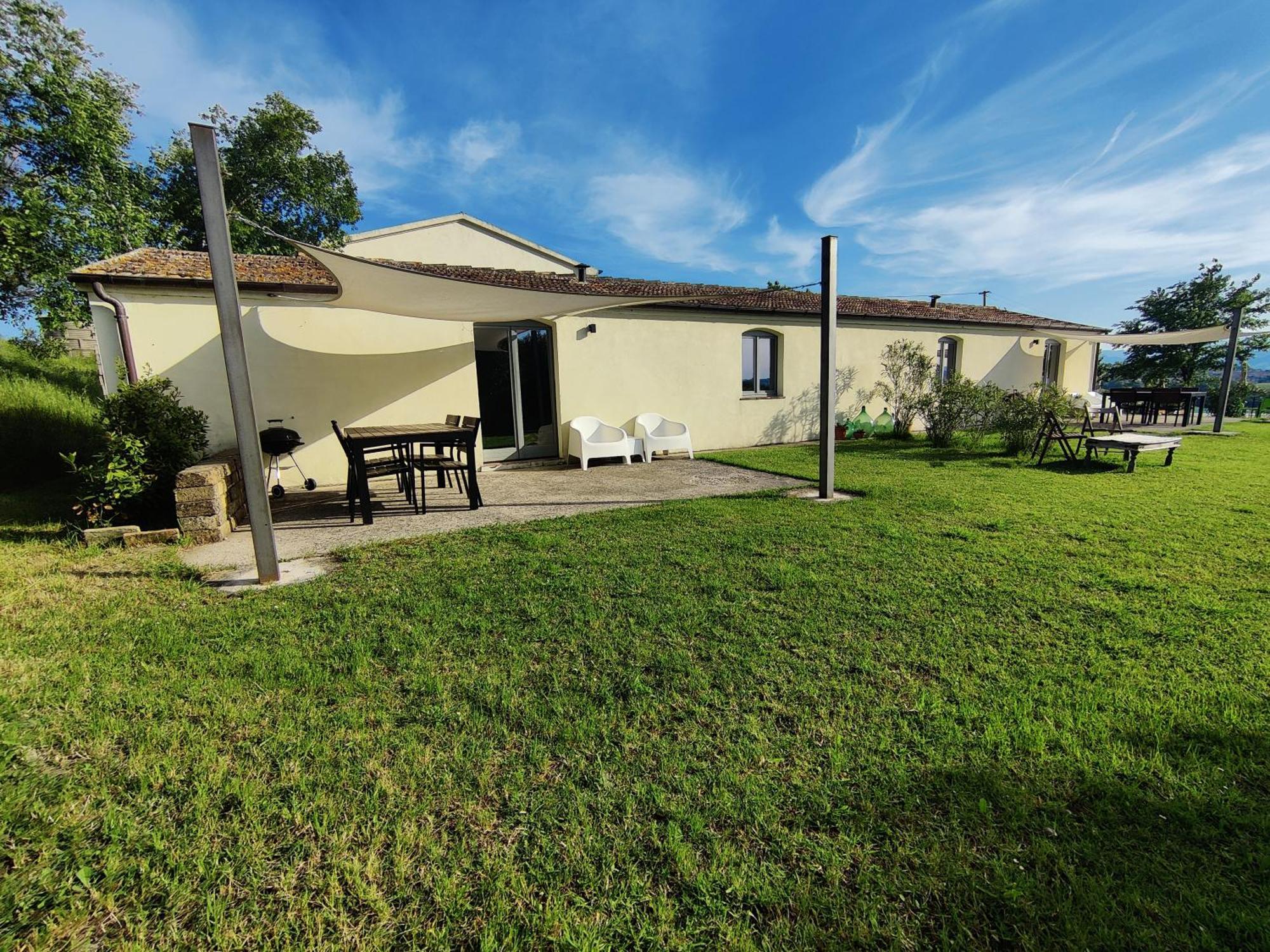 Rustico Del Bozzo Guest House Castelleone di Suasa Екстериор снимка