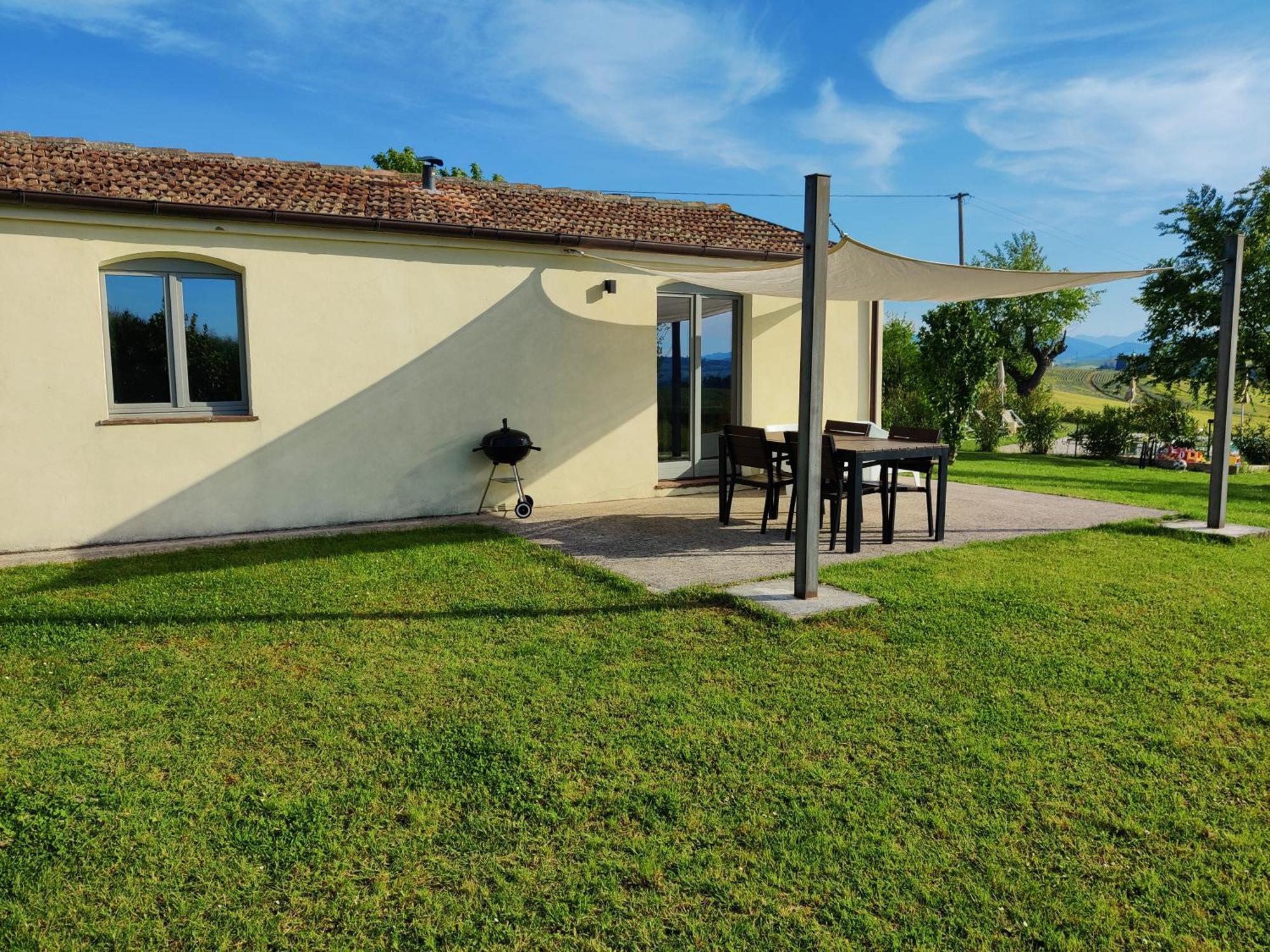 Rustico Del Bozzo Guest House Castelleone di Suasa Екстериор снимка